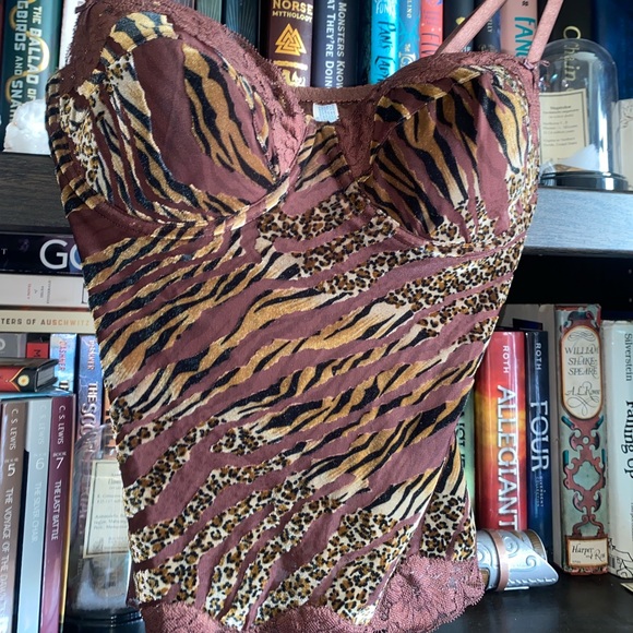 Soft Animal Print Top! - Picture 10 of 13